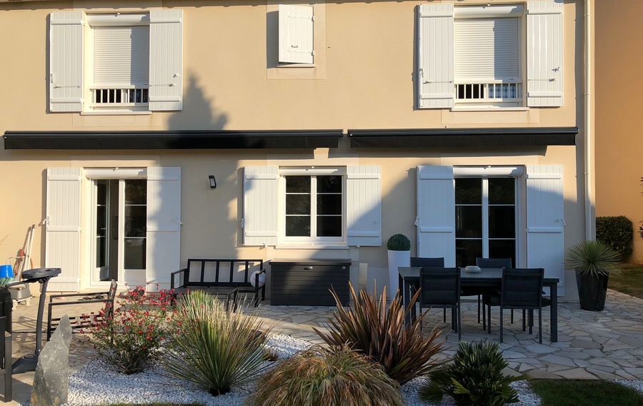 Volets battants classiques à MONTS